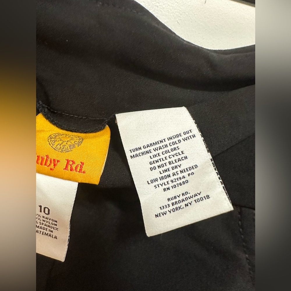 BLACK CAPRI SIZE 10 - Picture 4 of 4